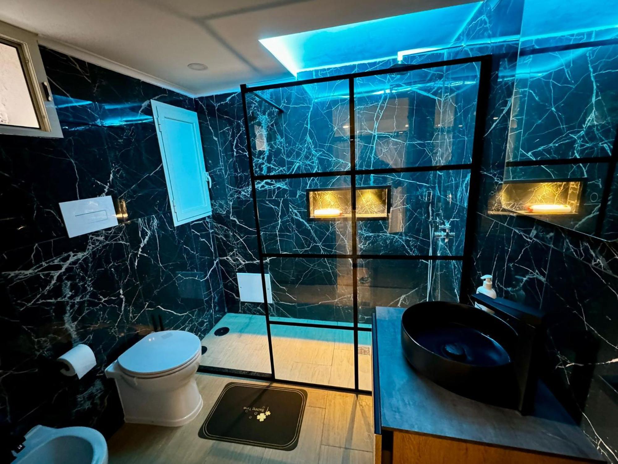 Fl Black Diamond Neapel Exteriör bild