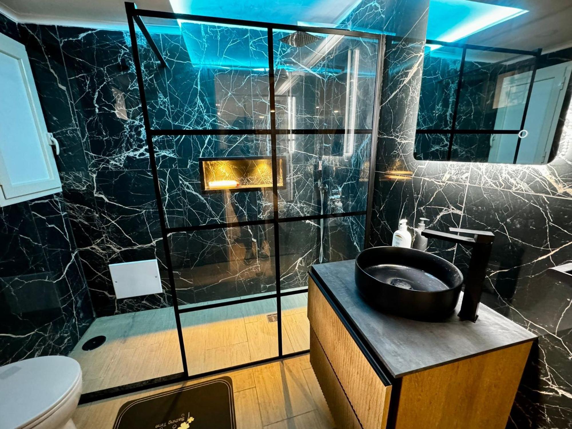 Fl Black Diamond Neapel Exteriör bild